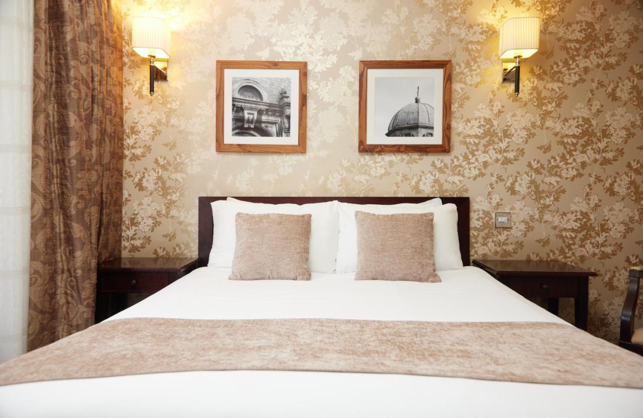 The Bell Hotel Woburn By Greene King Inns Bagian luar foto