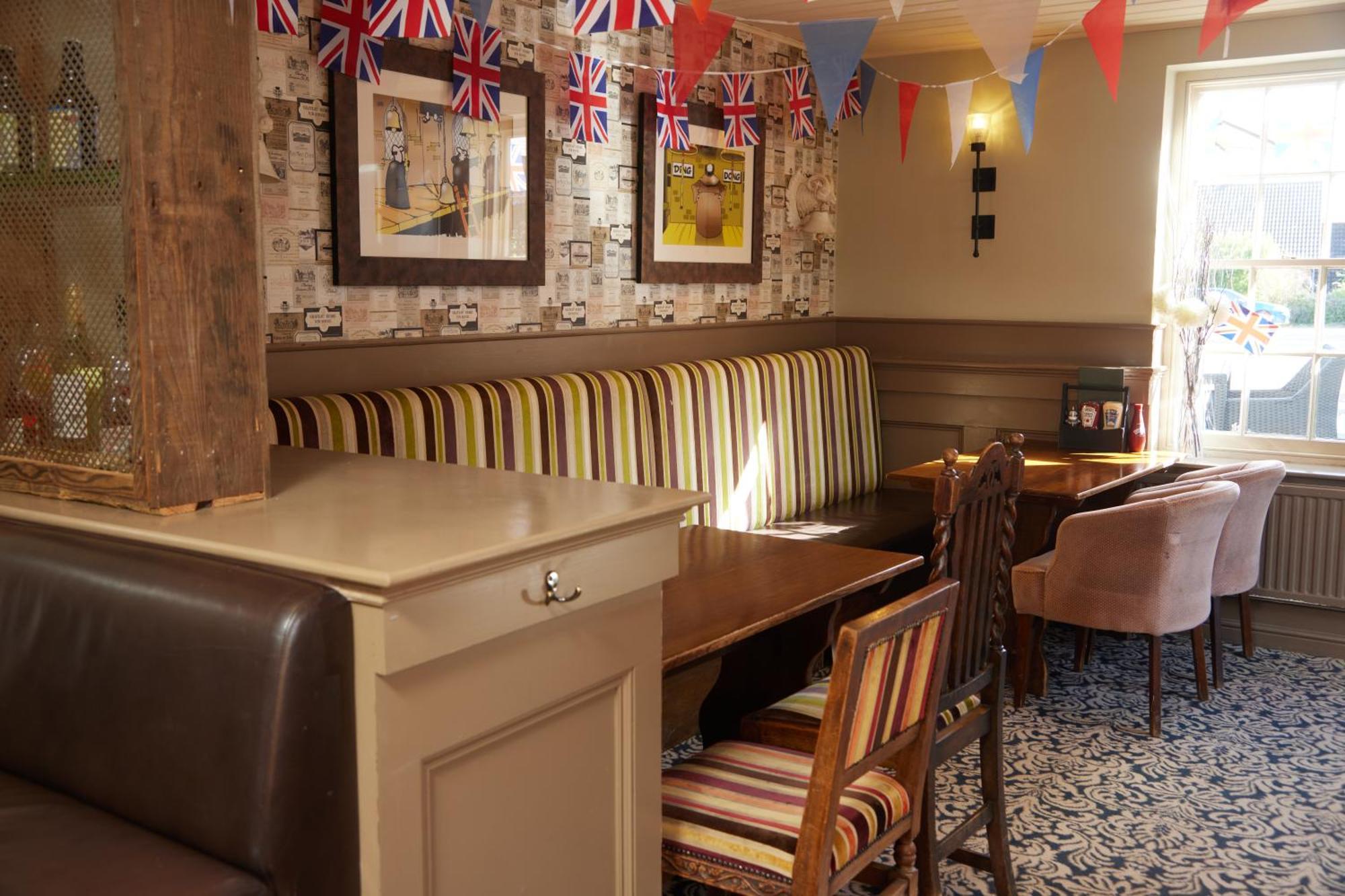 The Bell Hotel Woburn By Greene King Inns Bagian luar foto
