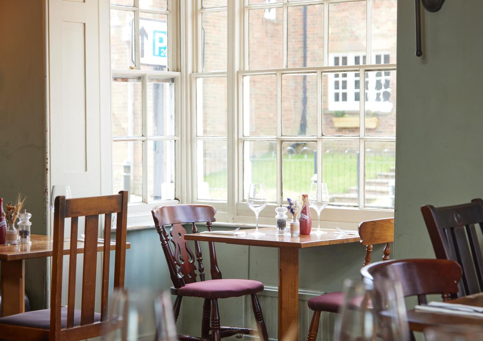 The Bell Hotel Woburn By Greene King Inns Bagian luar foto